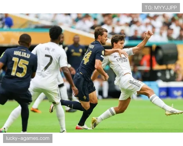 皇马内乱升级！高层分歧与战术失效，豪门地位面临危机