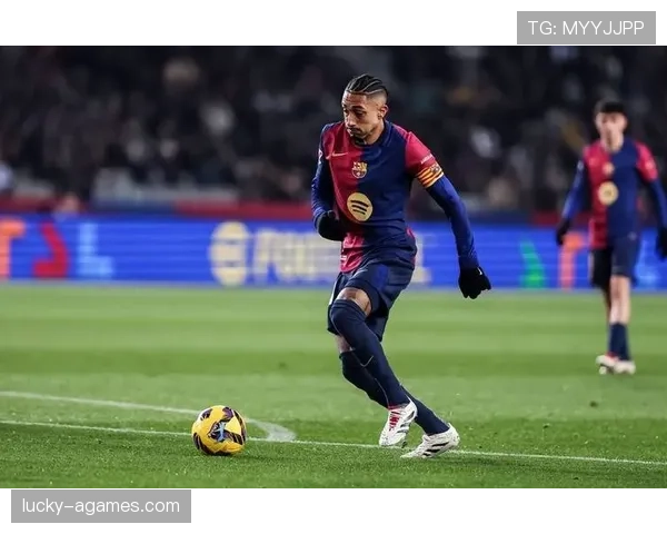 拉菲尼亚单赛季进攻爆发的成因与机制解析